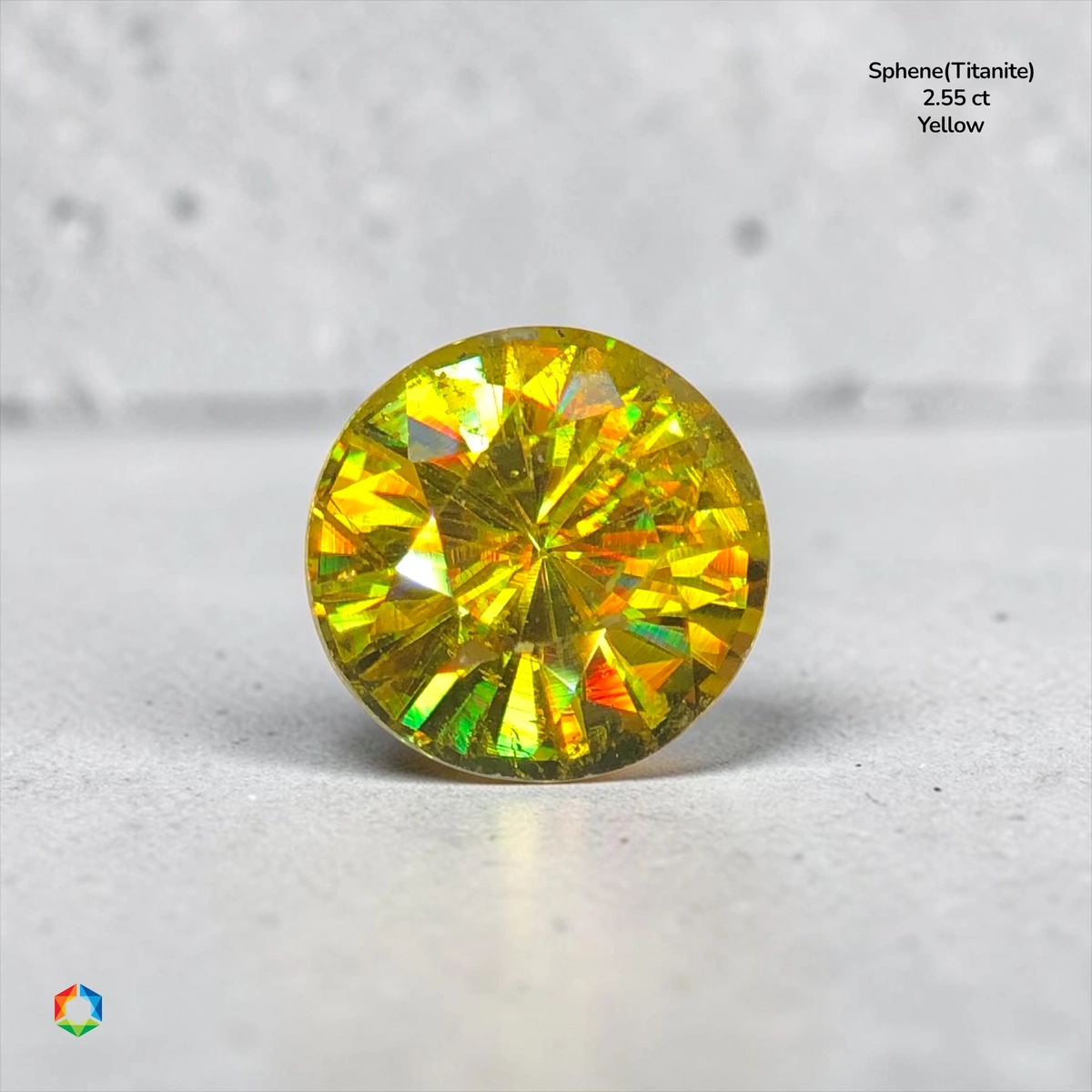 2.55 ct Yellow Sphene Round